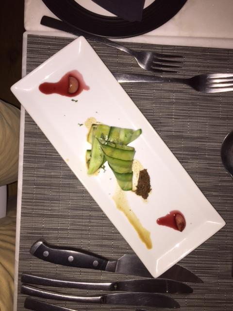 Cucumber samosa with a yoghurt filling