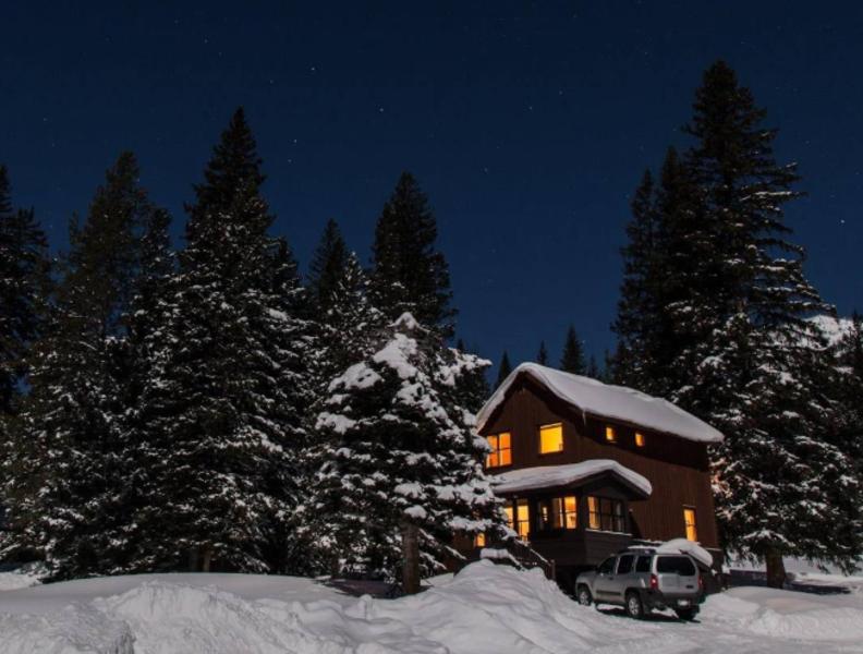 Lamar Valley Cabins