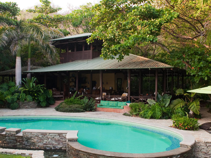 Latitude 10° Exclusive Beach Resort