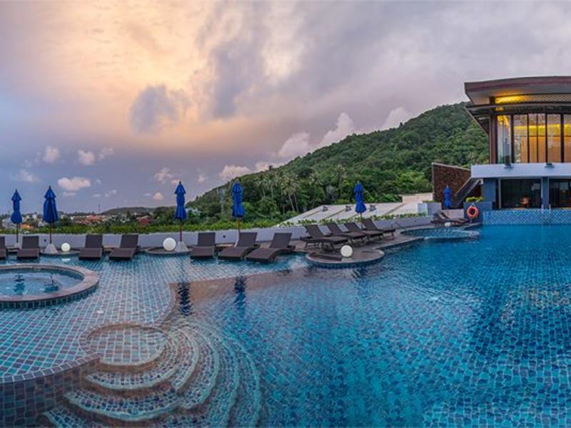 Eastin Yama Phuket Hotel